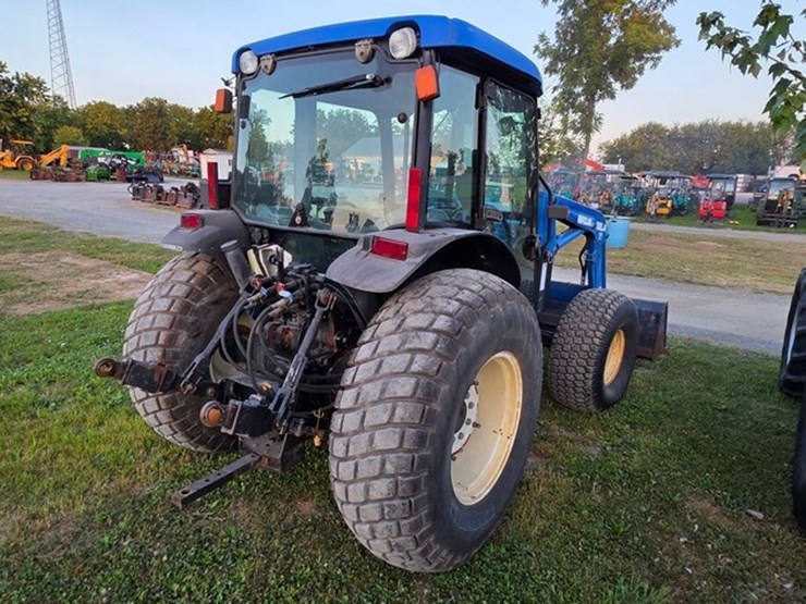 new-holland-tn70d-image-4