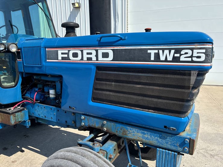 ford-tw25-image-33