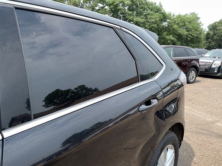 2016-ford-edge-sel-image-15