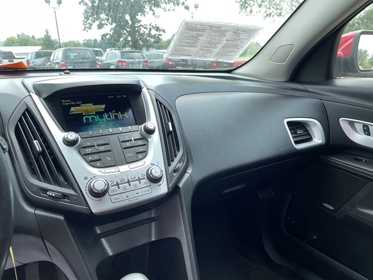 2015-chevrolet-equinox-lt-image-46