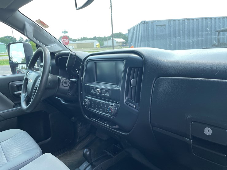 2019-chevrolet-silverado-2500-image-57