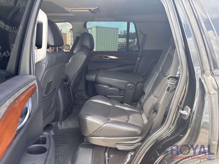 2020-cadillac-escalade-image-16