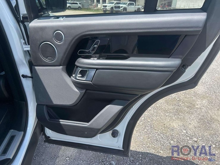 2018-land-rover-range-rover-image-27