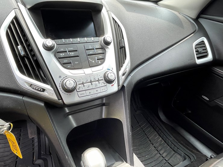 2015-gmc-terrain-slt-image-58