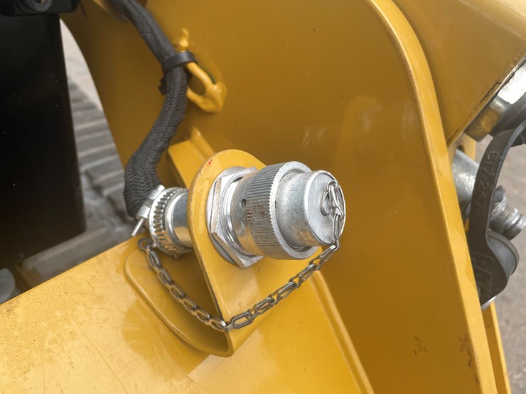 2019-caterpillar-259d3-image-44