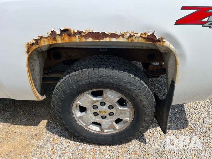 2013-chevrolet-silverado-image-34
