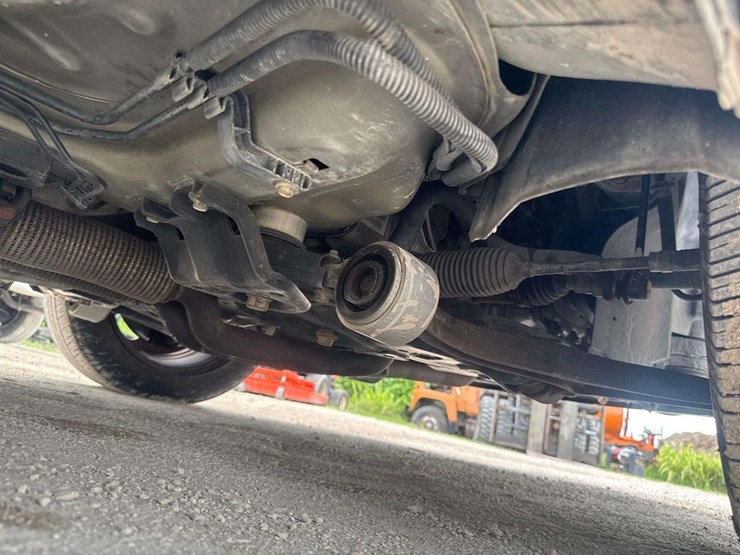 2019-ford-explorer-image-31