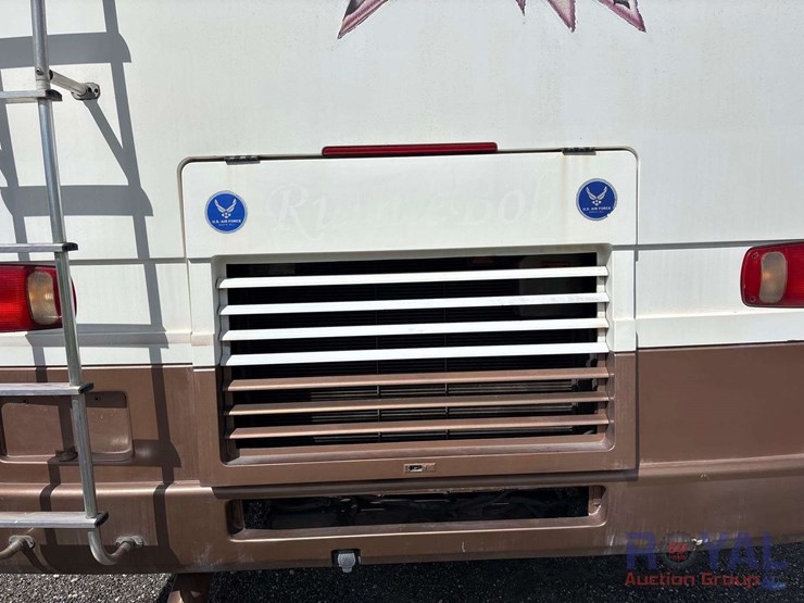 2002-kountry-star-motorhome-image-14