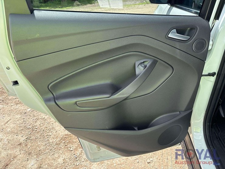 2016-ford-escape-se-image-19