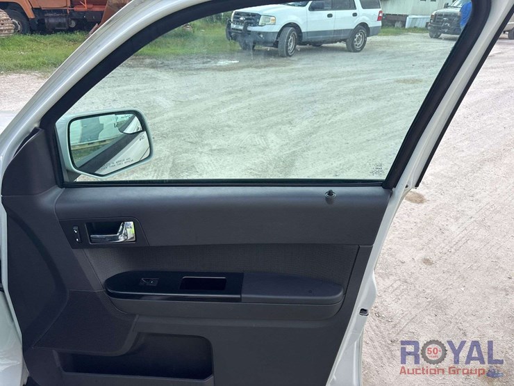 2012-ford-escape-image-21