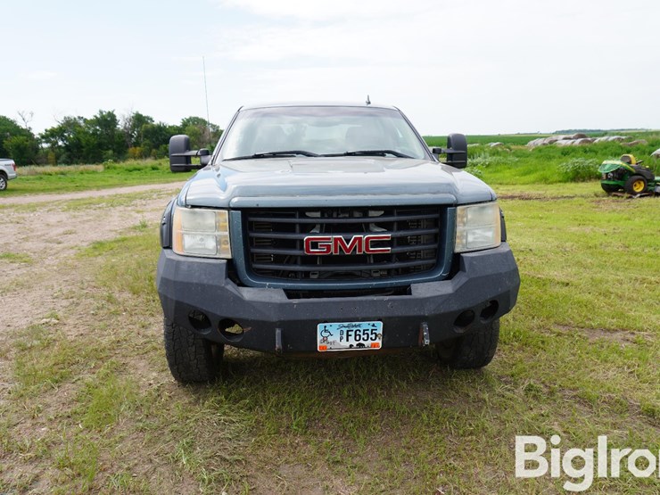 2009-gmc-sierra-2500-image-2