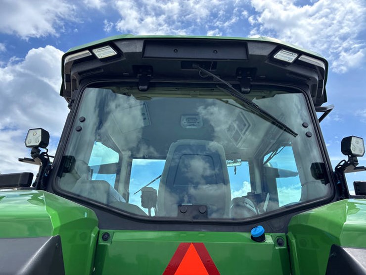 2023-john-deere-8r-340-image-19