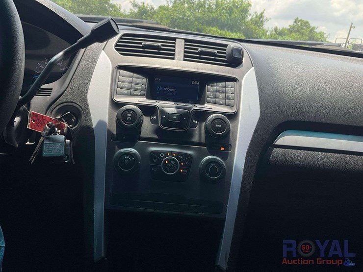 2015-ford-explorer-image-10