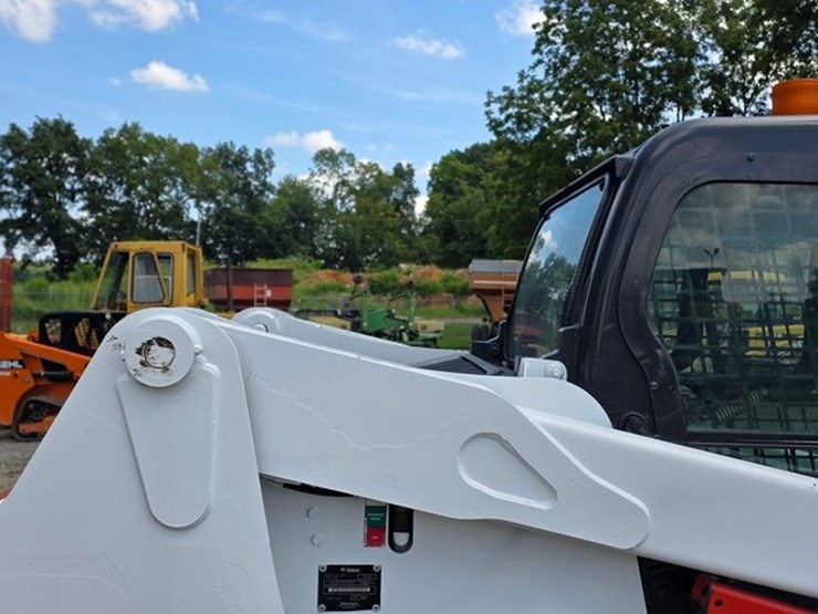 2011-bobcat-s630-image-16