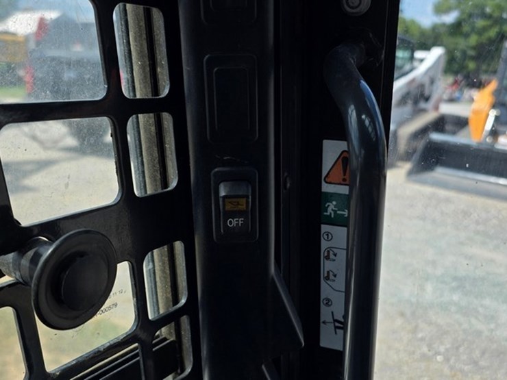 2018-bobcat-t870-image-55