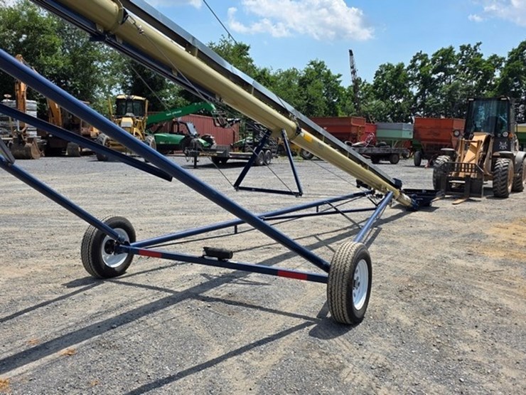 new-harvest-t852-8"x52'-transport-auger-image-17