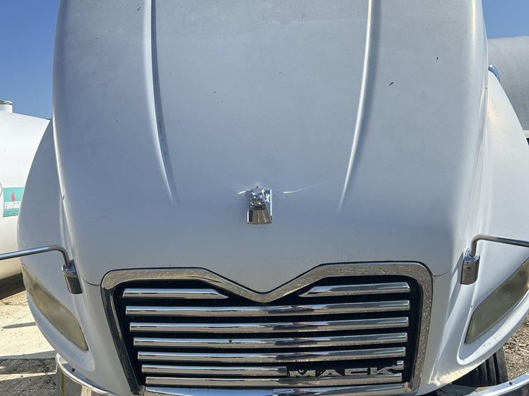 2011-mack-pinnacle-cxu613-image-33