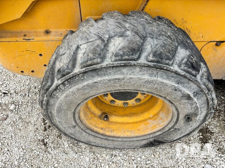 john-deere-250-image-40
