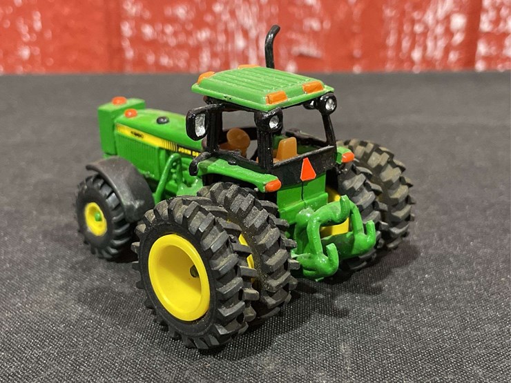 john-deere-64-image-3