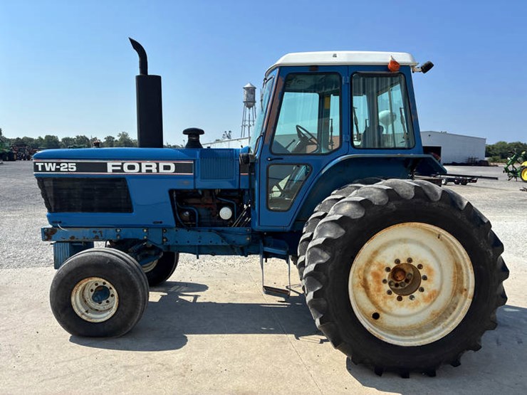 ford-tw25-image-10