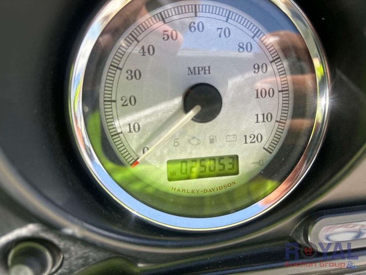 2012-harley-davidson-flhx-street-glide-motorcycle-image-5