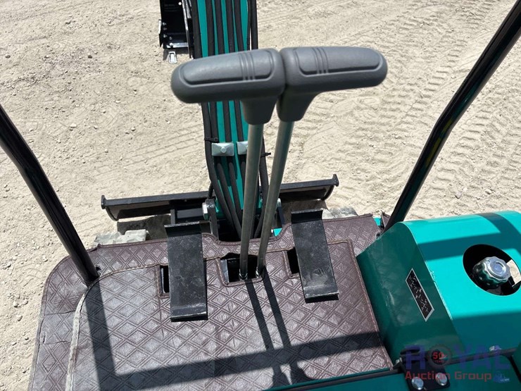unused-2025-cfg-h15r-mini-excavator-image-12