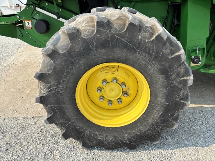 2014-john-deere-s690-image-41