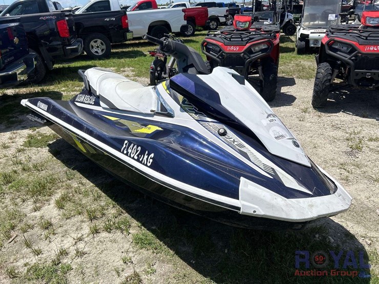 2017-yamaha-vx1050b-deluxe-jetski-image-2