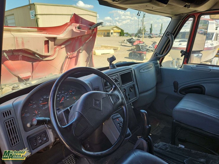 2006-international-durastar-4300-image-11