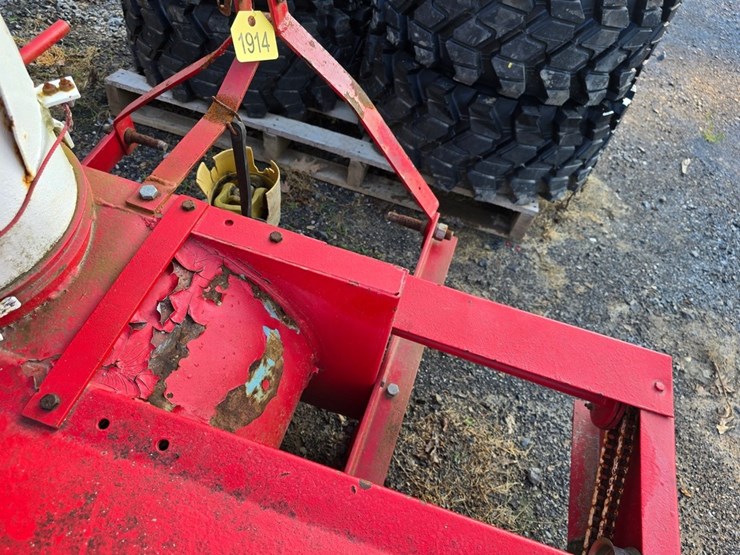 mckee-320-3pt.-snowblower-image-8