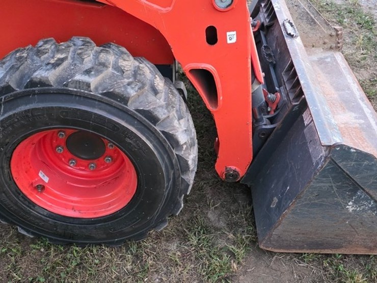2016-kubota-ssv75-image-8