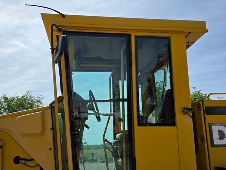 2001-deere-670c-image-20