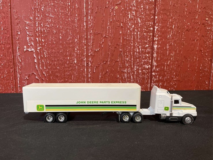 john-deere-64-image-9