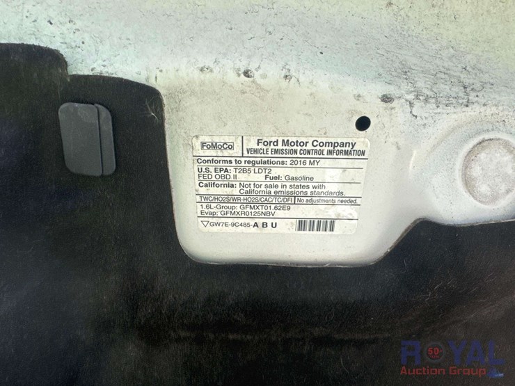 2016-ford-escape-se-image-10