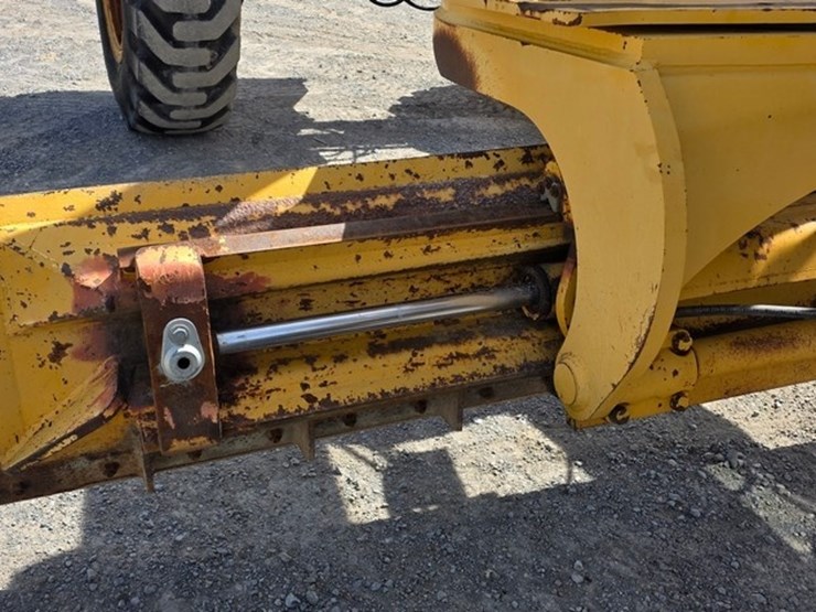 2001-deere-670c-image-16
