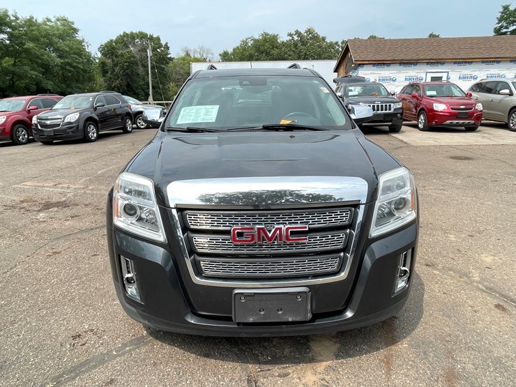 2014-gmc-terrain-slt-image-2