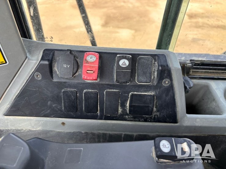 2014-caterpillar-950m-image-75