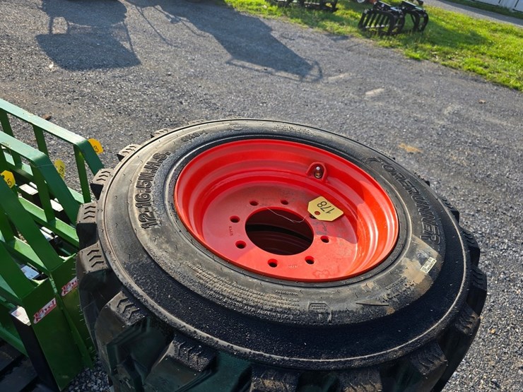 new-4-12-16.5-forerunner-skidloader-tires-&-rims-image-4