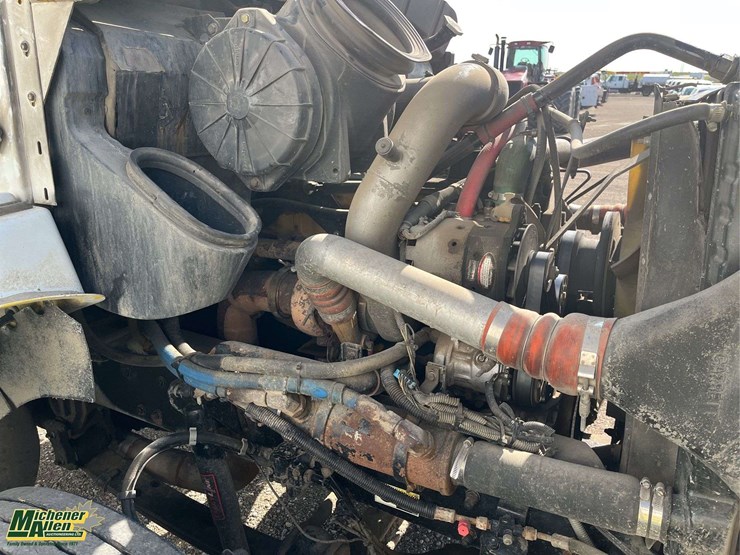 2001-kenworth-t300-image-14