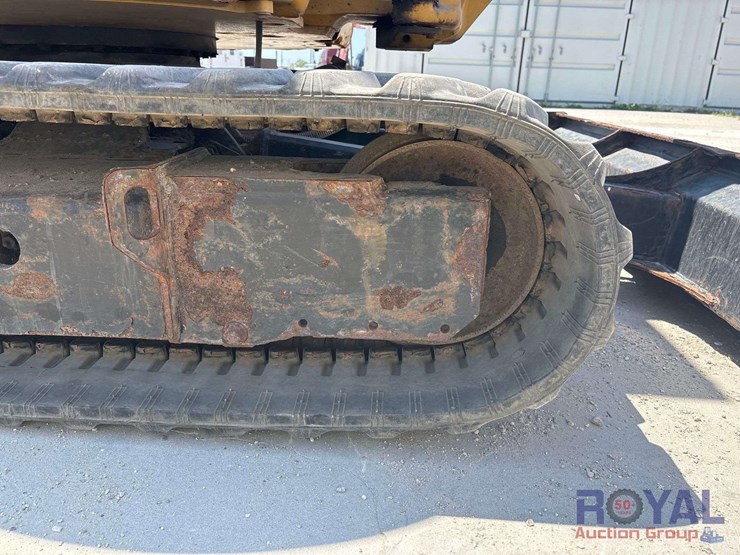 2021-caterpillar-304e2-mini-excavator-image-19