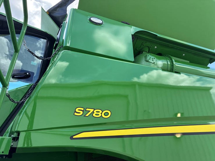 2023-john-deere-s780-image-32