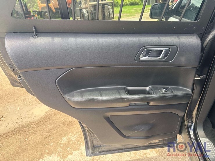 2019-ford-explorer-image-19