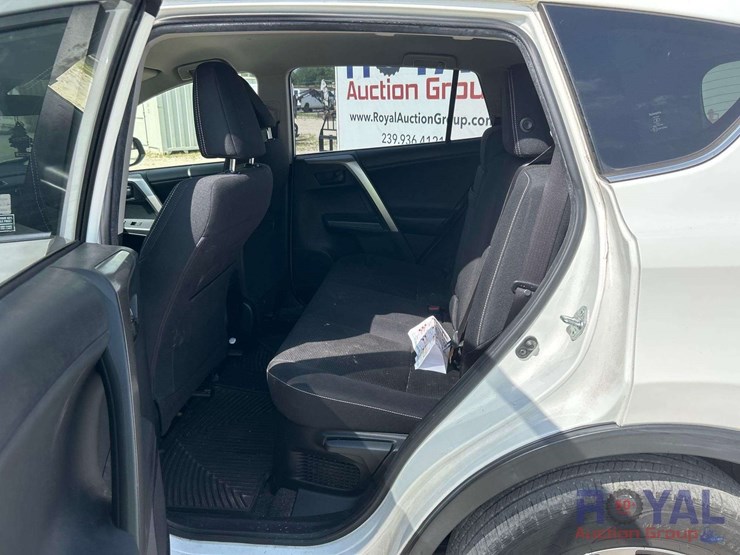 2018-toyota-rav4-image-23
