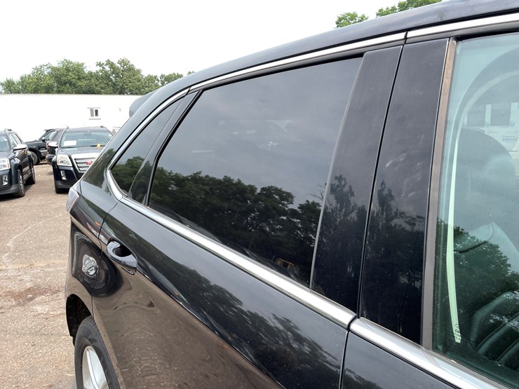 2016-ford-edge-sel-image-35