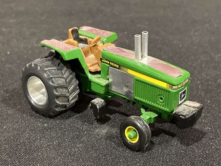 john-deere-64-image-8