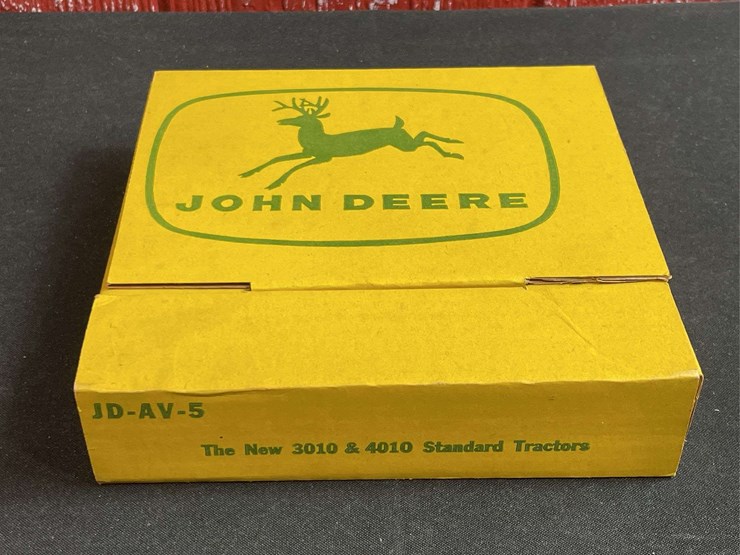 john-deere-3010-image-2