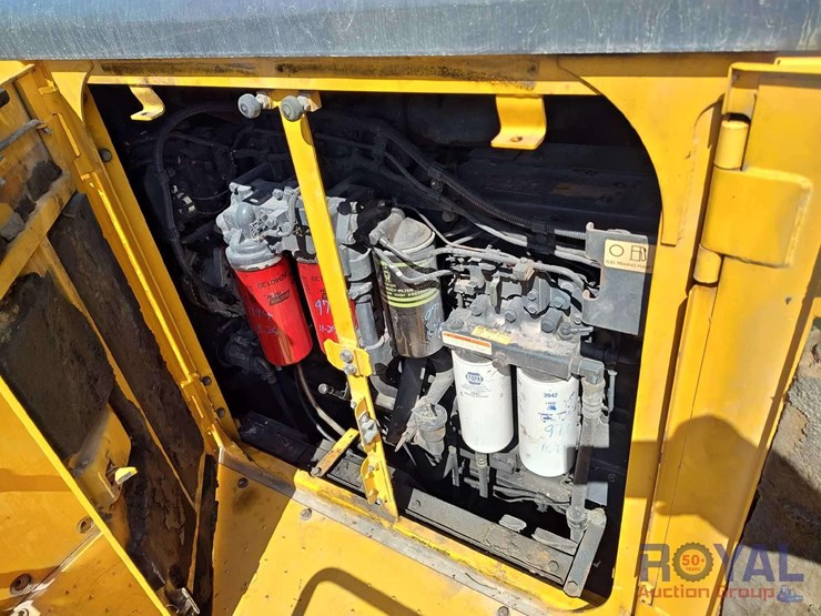 2016-komatsu-pc1250-image-39