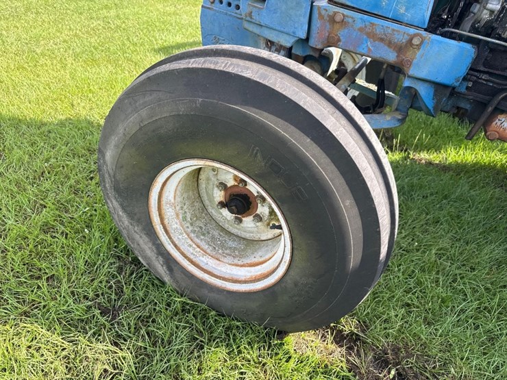 ford-7710-image-9