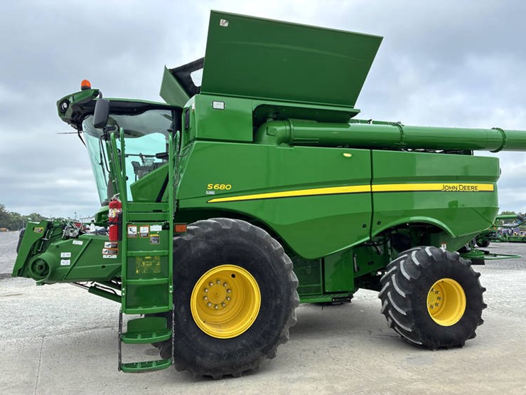 2015-john-deere-s680-image-11