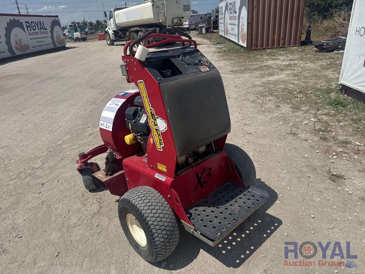 2016-hurricane-blo-vac-x3-stand-on-blower-image-4